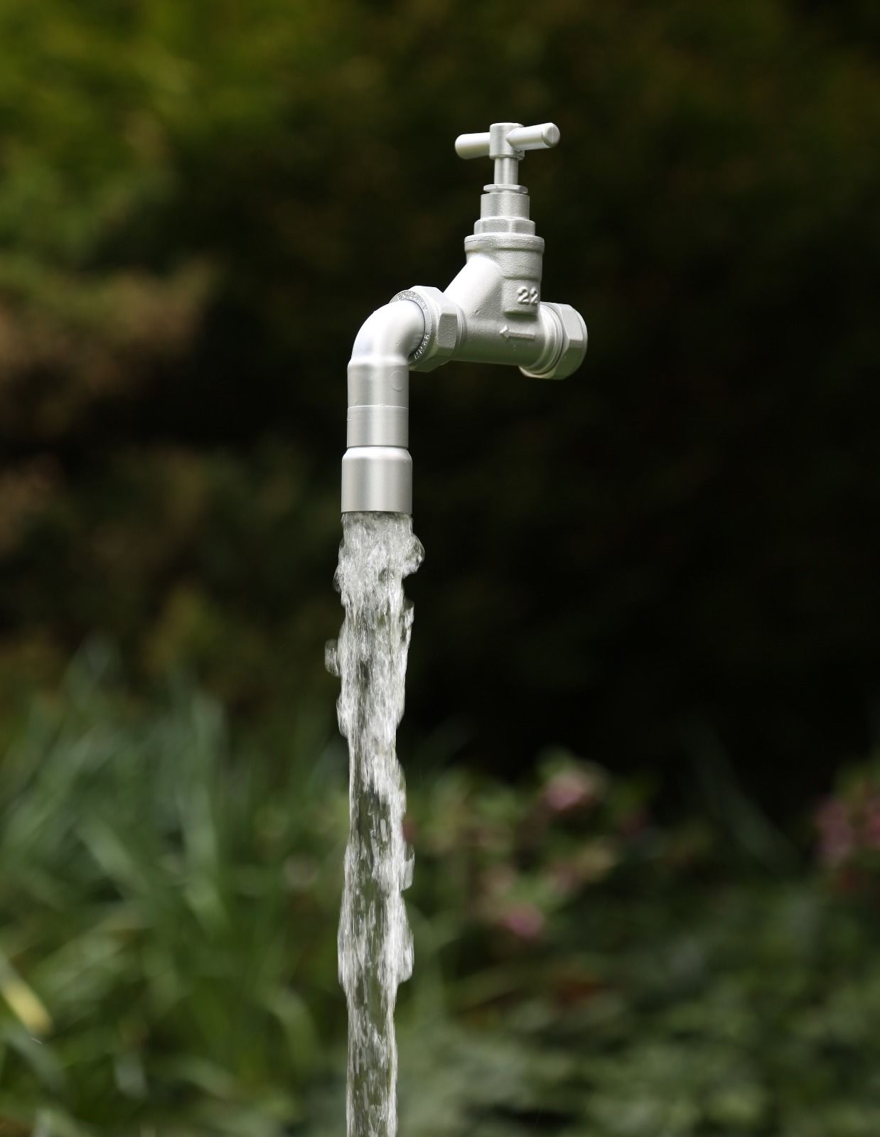 22mm Floating Tap Water Feature Including Pump (container not included)